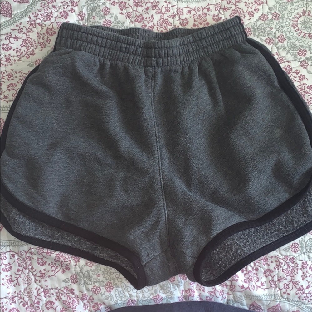 Brandy Melville lisette shorts
